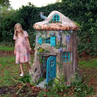 Escape into our magical world! Our beautiful  little fairy house! 🧚🏿🧚🏻🧚🏼‍♂️#visimp #visualimpact #fairy #fairies #fairyhouse #magicalworld #magic #modelmaking #magic #vm #display